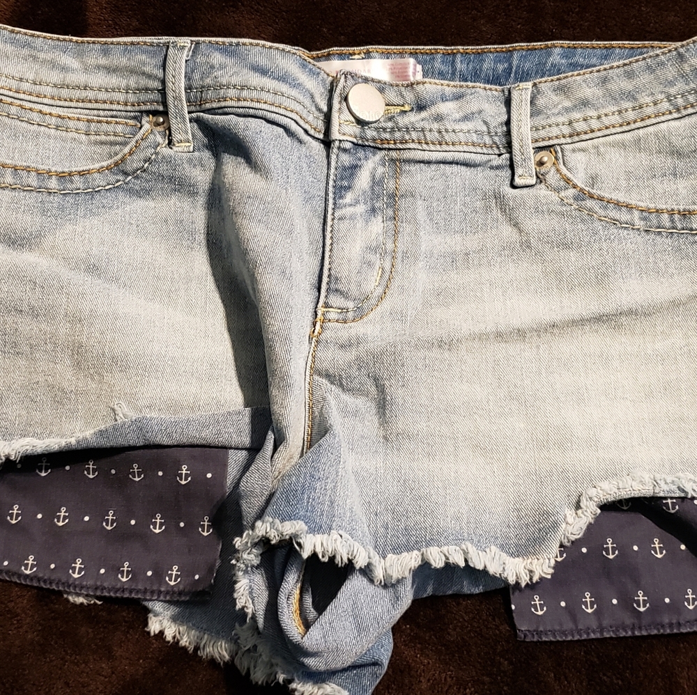 Women's No Boundaries Shorts